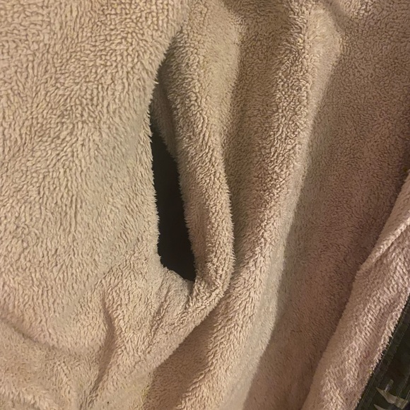 Wrangler faux sharpa camo vest - Picture 6 of 6